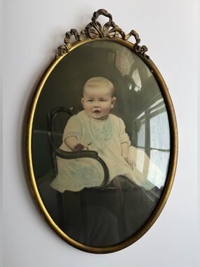 Antique Victorian Convex Bubble Glass Metal Wall Picture Frame Baby Portrait Vtg